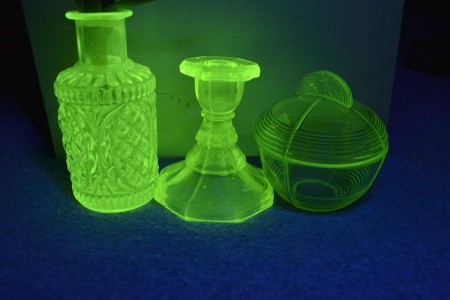 Luminescence_of_various_kinds_of_uranium_glass